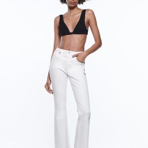 Zara Cropped Flare Jeans, White, Size 6 USA
